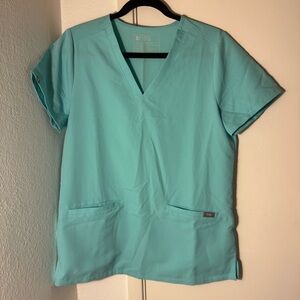 Figs Women’s Scrubs Set